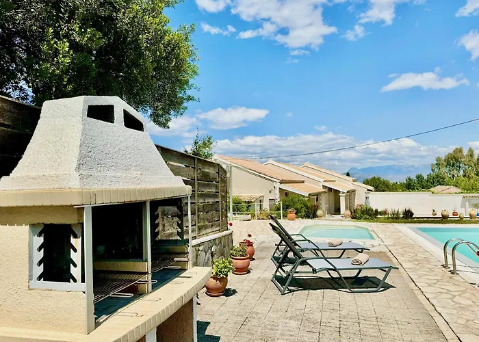 Kessar St Stephanos With Private Pool By Dadovillas *