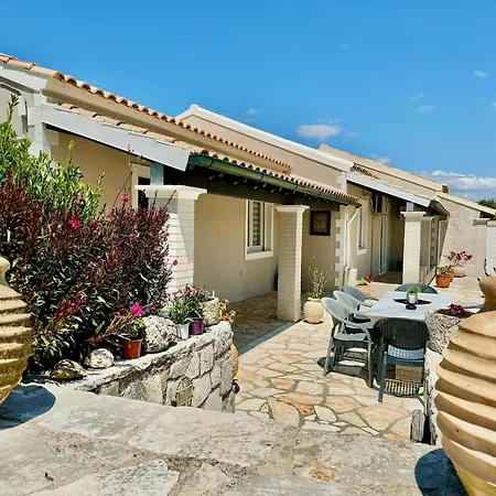 Villa Kessar St Stephanos With Private Pool By Dadovillas Agios Stefanos (Thinali)