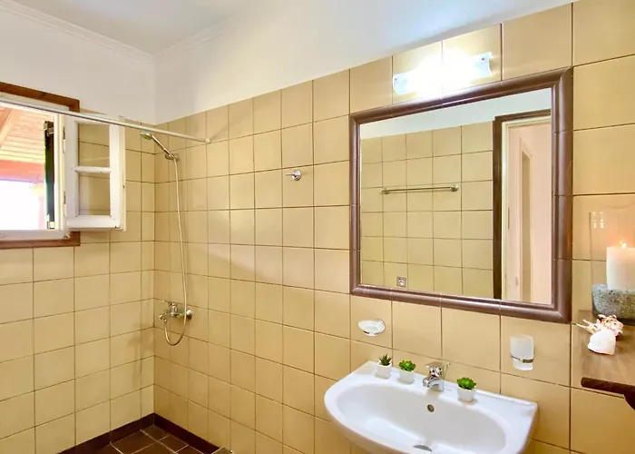 Kessar St Stephanos With Private Pool By Dadovillas
